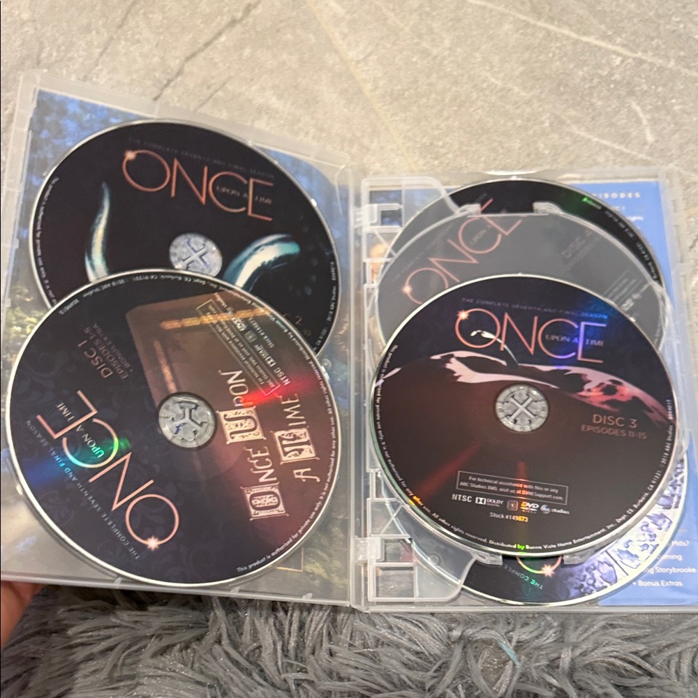 Once Upon a Time DVD Box Set - Complete Seasons (Set of 5) - Picture 10 of 10